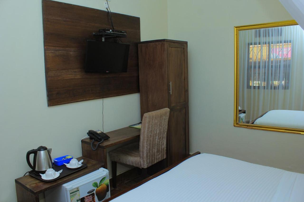 Al-Nisaa Hotel And Spa Jinja Exterior photo