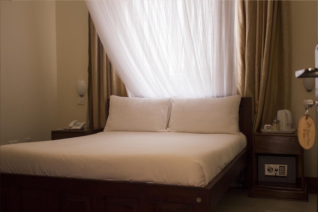 Al-Nisaa Hotel And Spa Jinja Exterior photo