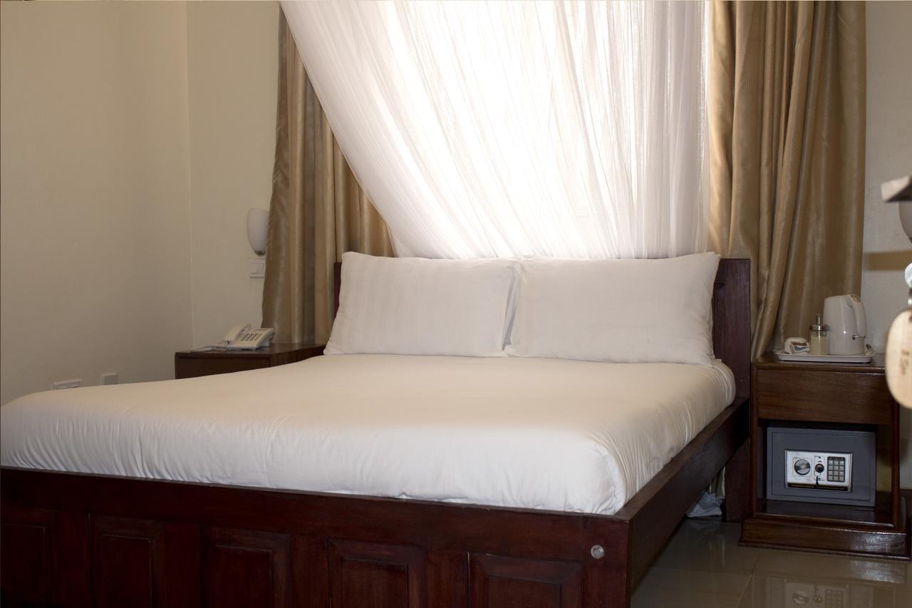 Al-Nisaa Hotel And Spa Jinja Exterior photo