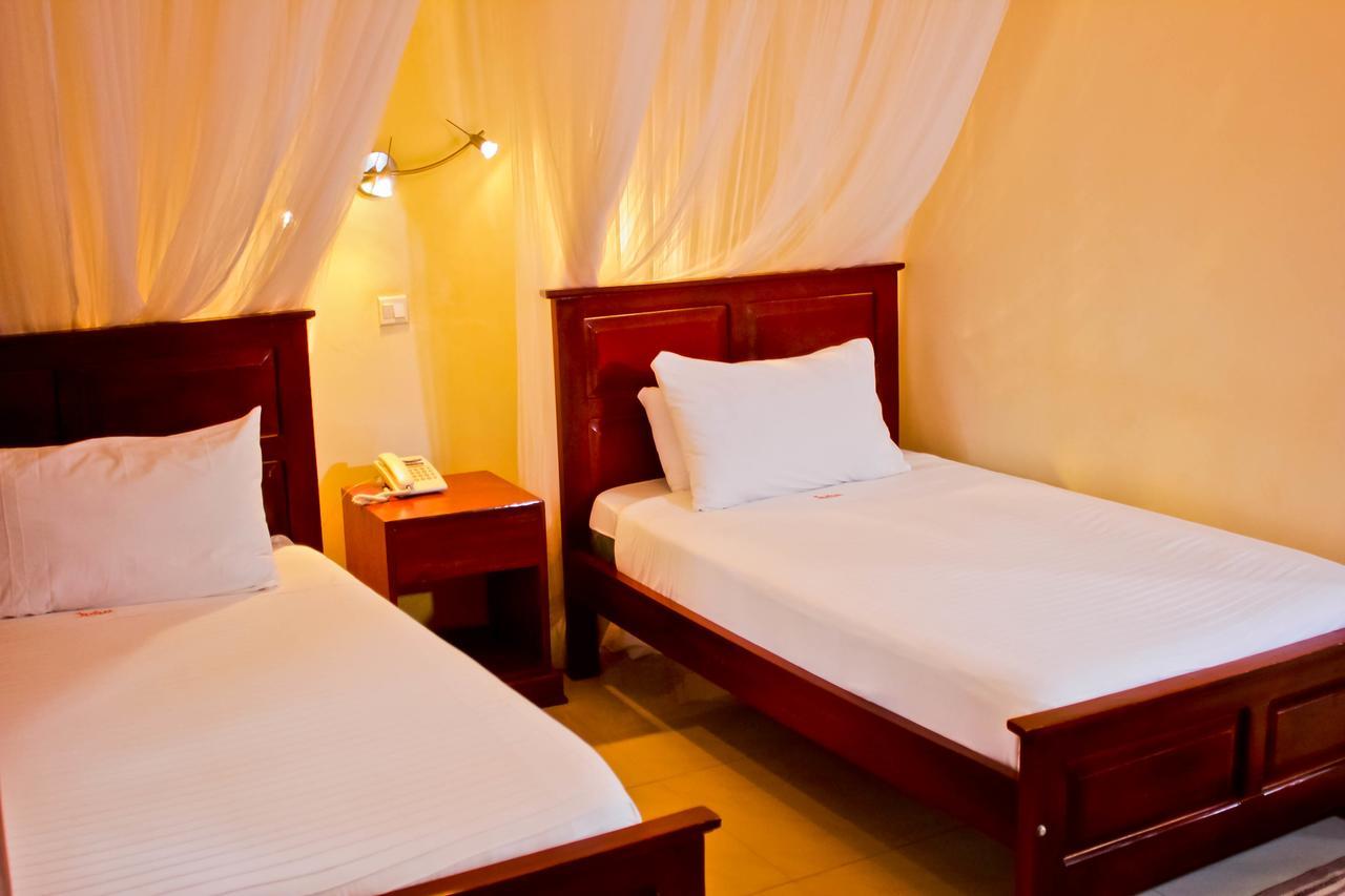 Al-Nisaa Hotel And Spa Jinja Exterior photo